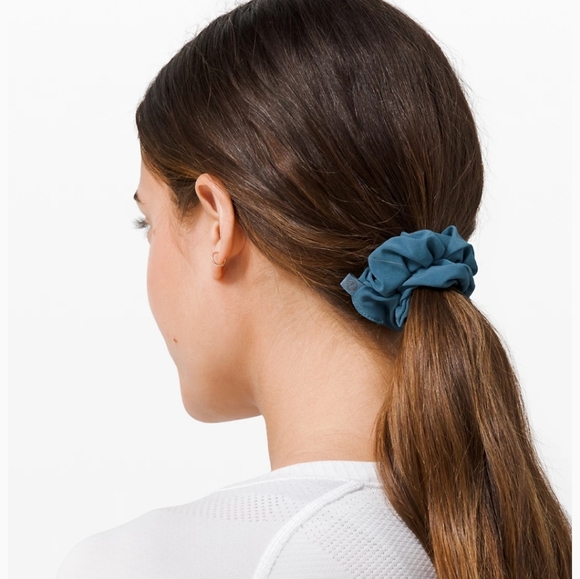 2 Lululemon scrunchies - Picture 6 of 11